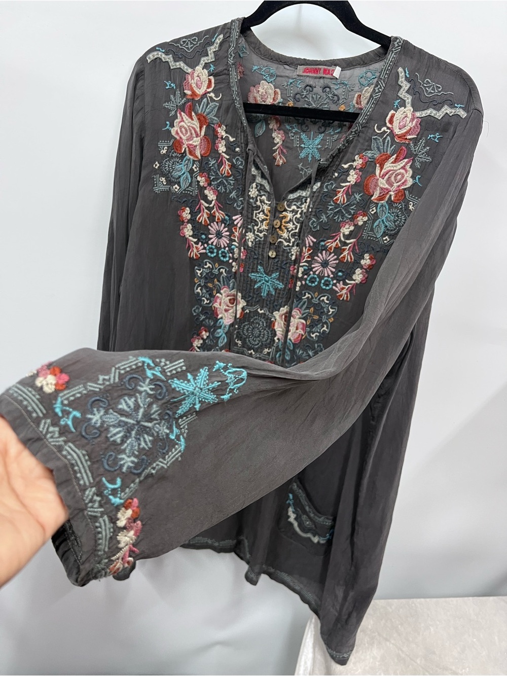 Johnny Was Charcoal grey  Embroidered V-Neck tie Top Floral front pockets - Picture 11 of 11